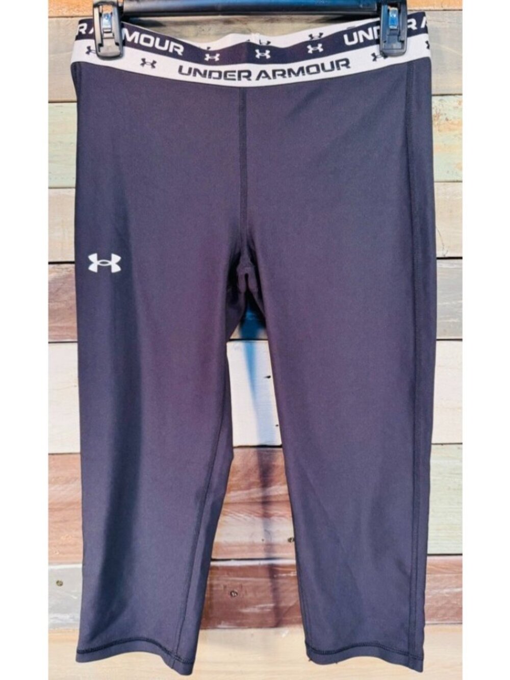 Girl's UNDER ARMOUR Logo Black Capri Leggings LARGE New w Tags YLG